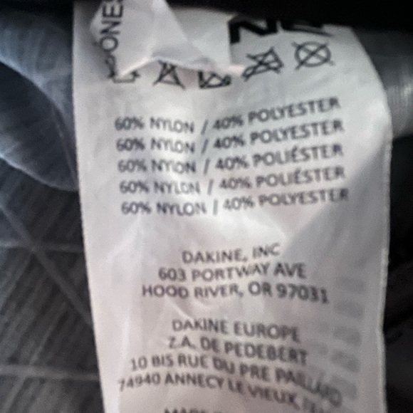 Dakine purse. Black Crossbody Bag. Durable. - Picture 8 of 8